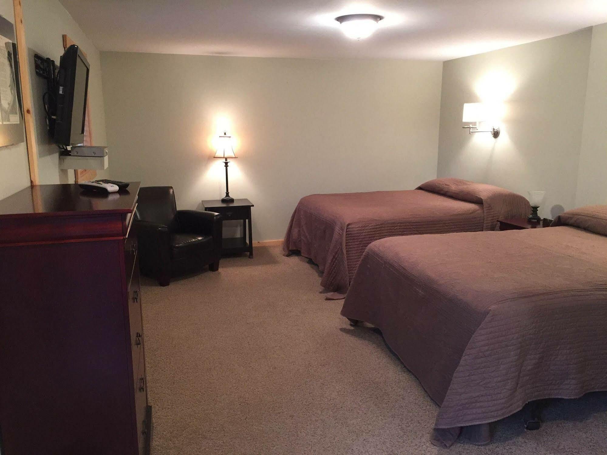 East Glacier Park Village Whistling Swan Motel מראה חיצוני תמונה
